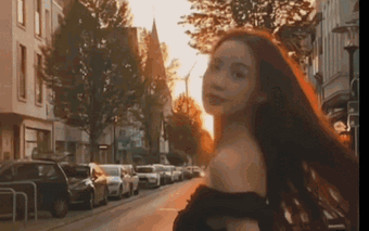 Hoa hậu cao gần 1m90 khiến fan trầm trồ với vẻ mong manh dưới ánh hoàng hôn