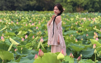 Đầm sen chưa kịp nở, hội mê ảnh đẹp đã ùn ùn đổ về Hang Múa check-in cực 'cháy'