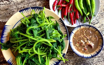 Không chỉ giúp nhuận tràng, loại rau rẻ tiền bán đầy chợ này còn giúp ngủ ngon, giảm stress hiệu quả