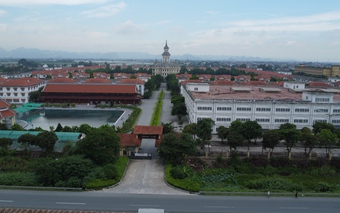 Toàn cảnh Trường Đại học Hà Hoa Tiên ở Hà Nam vừa bị đình chỉ đào tạo