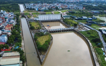 Hà Nội: Mưa như trút nước, trạm bơm nghìn tỷ hoạt động ra sao?