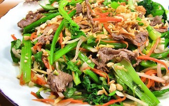 Bất ngờ bộ phận của rau cần tây hay bỏ đi là siêu thực phẩm giúp thải độc gan, dễ dàng trong chế biến