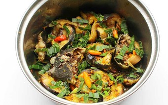 Bất ngờ loại rau được mệnh danh là 'vua thải độc gan', bán đầy ở chợ Việt, giá rẻ như cho