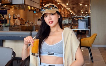 'Soi' phong cách đời thường Bùi Quỳnh Hoa giữa ồn ào