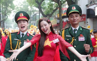 Căn phòng đặc biệt của Hoa hậu vừa tham gia diễu hành A80, là con của đại tá quân đội