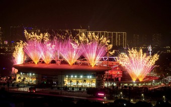 Rực rỡ màn pháo hoa chào mừng Đại hội Đảng XIV thành công