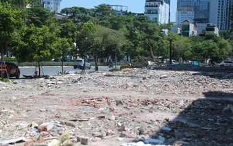 Cận cảnh khu đất xây vườn hoa trên đường Nguyễn Hoàng