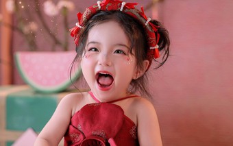 Lisa - con gái Khánh Thi khiến khán giả 'tan chảy' trong bộ ảnh đầu năm