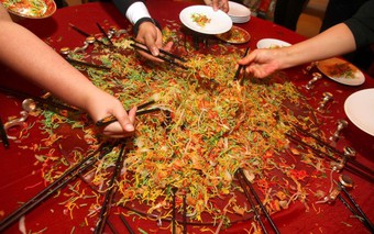 Người Malaysia ăn gì trong ngày đầu năm đón một năm mới may mắn?