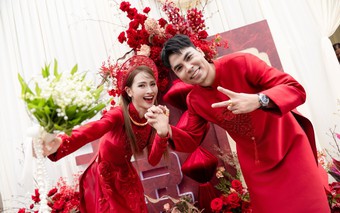 Đám hỏi MC Huyền Trang Mù Tạt và cầu thủ Đức Huy: Cô dâu, chú rể đẹp đôi trong sắc áo đỏ