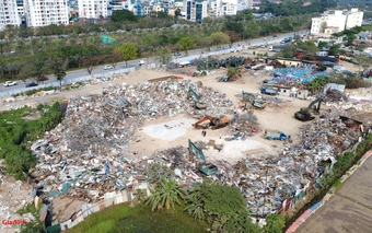 Hà Nội: Phế thải xây dựng 'chất thành núi' trên đất nông nghiệp dọc Đại lộ Thăng Long