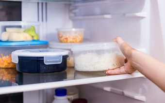 Sự thật ít biết về thói quen nhiều người mắc phải: Cất cơm trong tủ lạnh ăn dần