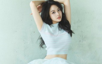 Người đẹp gốc Đà Nẵng khoe bộ ảnh trong veo ở tuổi 24