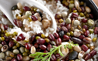 Ăn cơm trộn hạt có thực sự 'healthy'? 4 cách trộn cơm ăn vào là khoẻ