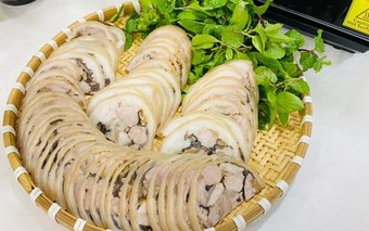 Cách làm chân giò nhồi thịt thơm ngon, lạ miệng cho bữa cơm gia đình