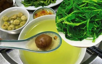 Có nên uống nước luộc rau?