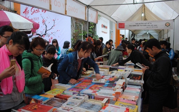 Hàng nghìn người tham dự Hội sách mùa xuân 2015