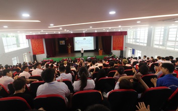 Tọa đàm cung cấp thông tin về mất cân bằng giới tính khi sinh cho học sinh sinh viên