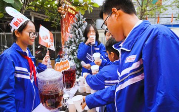 Học sinh hào hứng vận dụng kiến thức Toán được học vào kinh doanh