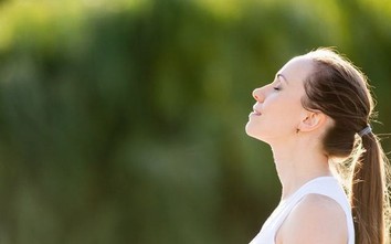 4 bài tập thở giúp giảm căng thẳng và lo lắng