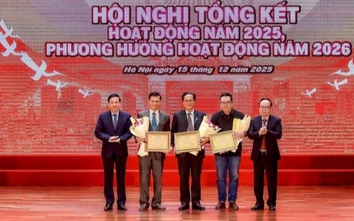 'Đi về phía mặt trời' của nhà thơ Lê Cảnh Nhạc hai lần được Hội Nhà văn Hà Nội xét tặng giải thưởng