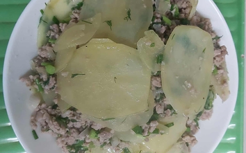 Khoai tây thái lát xào thịt băm kiểu này mềm ngon, đặc biệt vẫn giữ nguyên miếng không bị nát