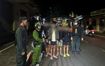 Mang đao, kiếm 'dạo phố', lộ hành vi trộm cắp xe máy