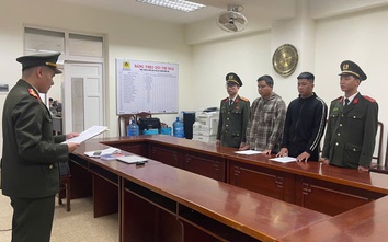 Khởi tố 2 đối tượng tàng trữ trái phép vũ khí quân dụng