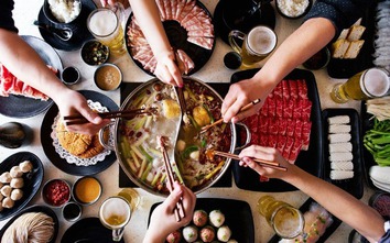 Nhà hàng anh trai khai trương, tôi xấu hổ với đồng nghiệp vì lỡ rủ họ đến ăn