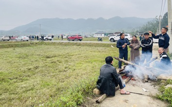 'Cò đất' ùn ùn đổ về, ô tô đậu kín đường làng sau thông tin đề xuất khu công nghiệp VSIP 4