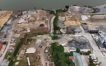 Mục sở thị đại công trường bến bãi, trạm trộn ven sông Ninh Cơ ở Ninh Bình