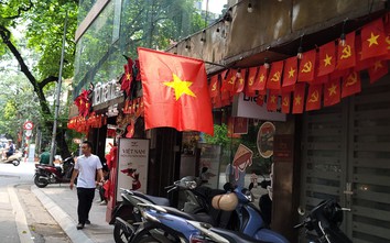 Hà Nội: Treo cờ Tổ quốc dịp kỷ niệm 72 năm Ngày Giải phóng Thủ đô