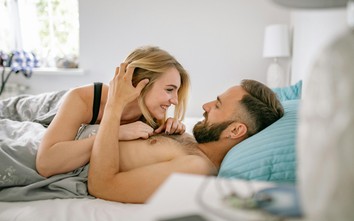 Cách khơi gợi ham muốn, thổi bùng ngọn lửa yêu tuổi xế chiều