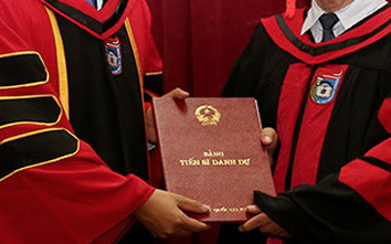 Sắp tới (15/3), không dùng 'tiến sĩ danh dự', 'giáo sư danh dự' thay học hàm, học vị