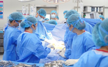 Quyết định cao cả của người mẹ hiến tạng con trai chết não để cứu nhiều người khác: 'Con không còn, nhưng con sẽ sống theo một cách khác'