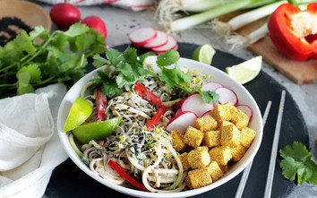 Sau tuổi 40, nhiều người bắt đầu mệt mỏi sau bữa ăn: Lý do thường đến từ 1 thói quen quen thuộc