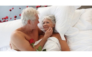 Vẫn yêu nhưng không còn 'muốn': Vì sao nhiều cặp đôi trung niên rơi vào nghịch lý này?