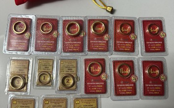 Giá vàng hôm nay giảm sâu, chị em tranh thủ ‘gom vàng’ nhưng thời điểm này liệu đã thật sự 'bắt đáy'
