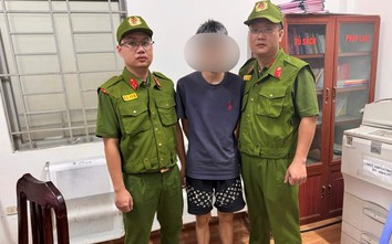Hà Nội: Tạm giữ quái xế 18 tuổi cùng xe máy trong vụ mang hung khí gây rối tại phường Phú Diễn