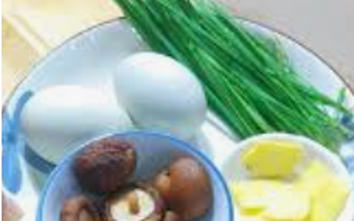 30 ngàn và bí mật để có món canh trứng vịt lộn nấu lá hẹ thơm ngon, ông ăn bà khen