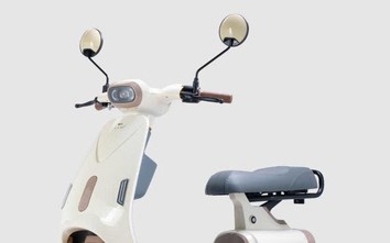 Trải nghiệm xe máy điện đi tới 90km/1 lần sạc, động cơ công suất 1.400W, giá chỉ 15,5 triệu đồng
