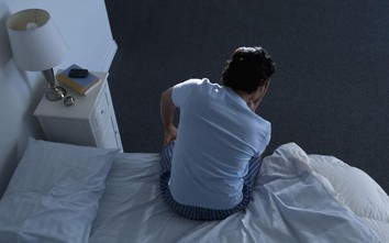Tiểu đêm, người đàn ông phát hiện phì đại tuyến tiền liệt gấp hai lần