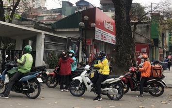 Chạy xe ôm công nghệ không còn là "giấc mơ màu hồng" của sinh viên nghèo