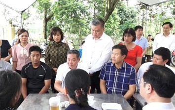 Lãnh đạo Hà Nội thăm hỏi gia đình các nạn nhân trong vụ sạt lở đất ở Ba Vì