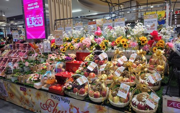 Đa dạng thị trường quà tặng ngày 20/10: Siêu thị bó rau củ 'xanh' tặng khách nữ, người tiêu dùng ưu tiên tìm quà 'xanh'