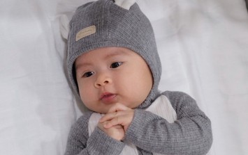 Ngọc Hân 'lịm tim' với loạt biểu cảm dễ thương của con trai 3 tháng tuổi