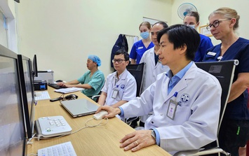 Giáo sư trẻ nhất ngành Y 2025: 'Kiến thức có thể thay đổi nhưng y đức phải luôn vẹn nguyên'