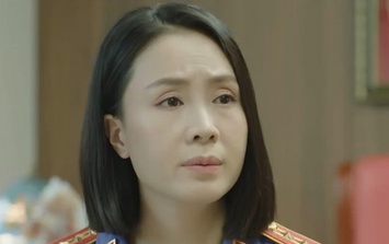 Viên (Doãn Quốc Đam) thương lượng với Bùi Hằng Thu (Hồng Diễm) để tìm cách thoát thân