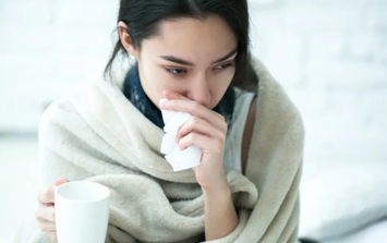 Bệnh cảm cúm làm gì cho nhanh khỏi: 6 loại nước nên bổ sung thường xuyên để giảm ho, nghẹt mũi