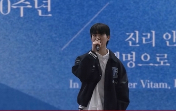 Nam sinh Việt gây sốt ở giảng đường Hàn Quốc với bài thuyết trình về quê hương